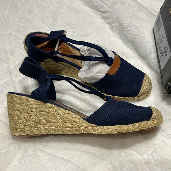 Brand New Ralph Lauren Cala wedge sandal. Size 6 1/2 in box - Picture 5 of 7
